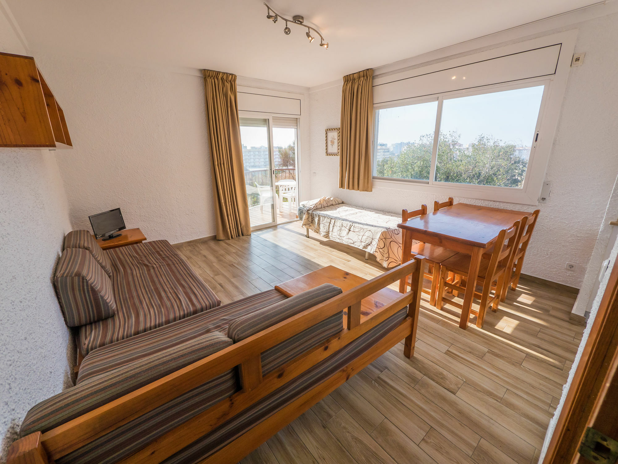 Apartament Ar Muntanya Mar *